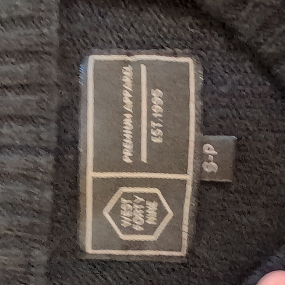 Size small Shitty ugly Christmas sweater - Picture 5 of 6